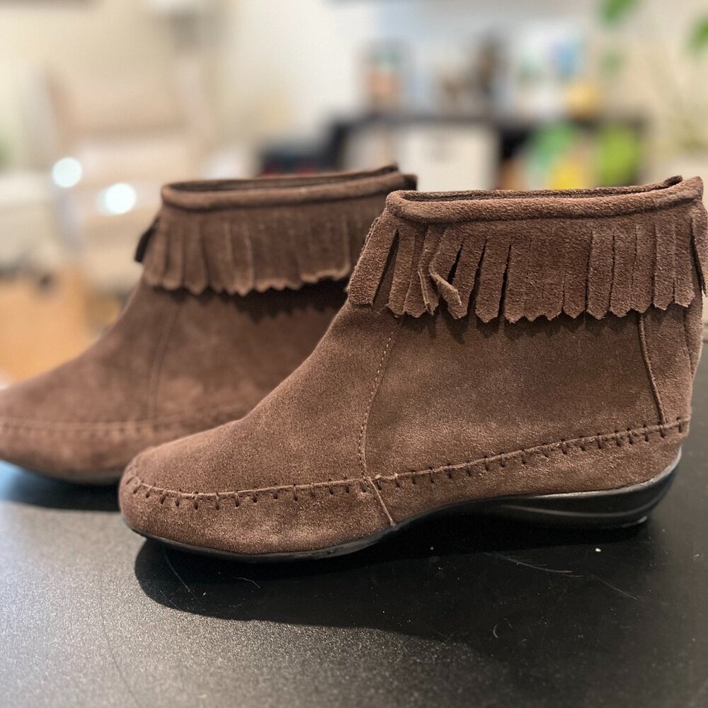 Comfort Ease Brown Moccasins